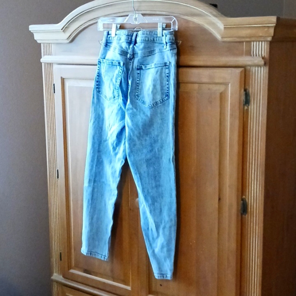 Distressed Blue Jeans - Picture 5 of 8